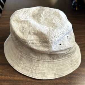 Lululemon on my level bucket hat